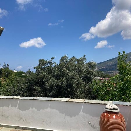 Agkyra Rooms Aladhinon Exterior photo