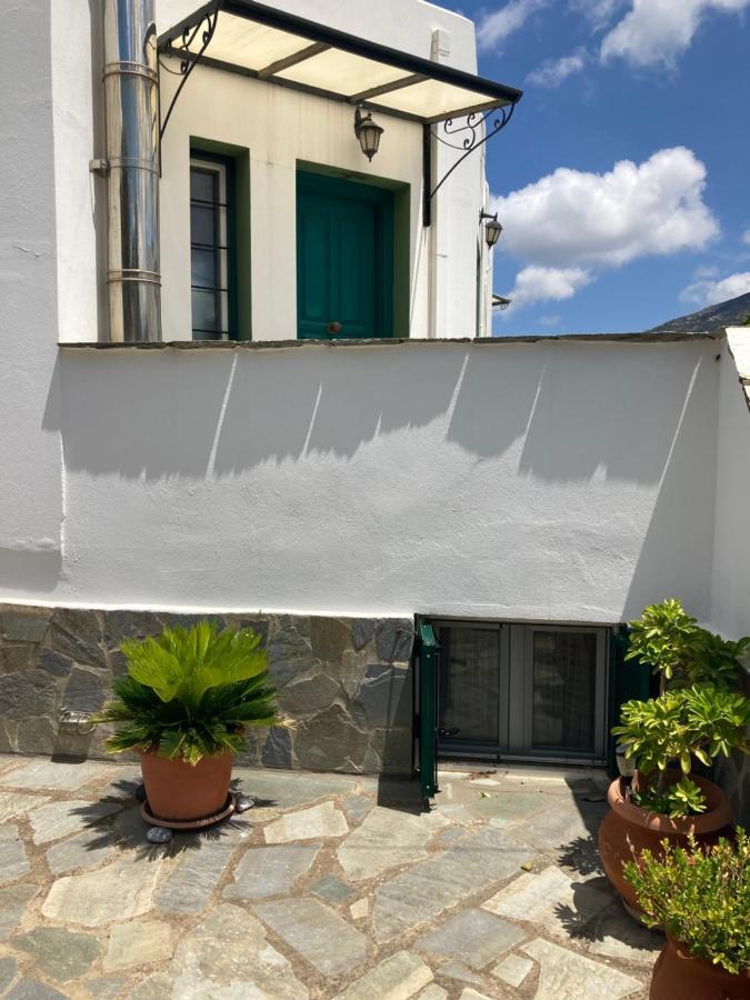 Agkyra Rooms Aladhinon Exterior photo