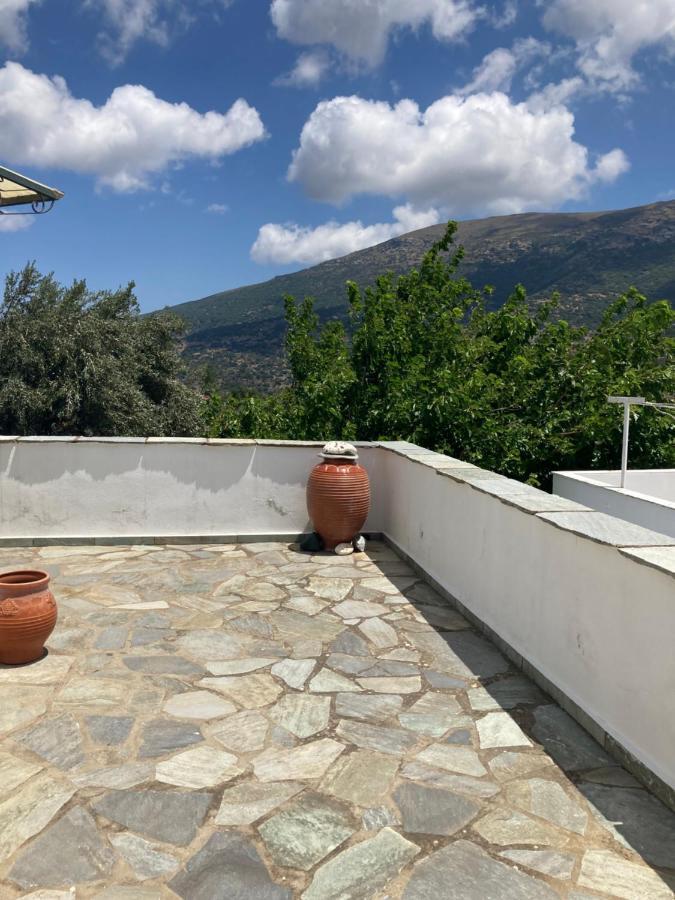 Agkyra Rooms Aladhinon Exterior photo