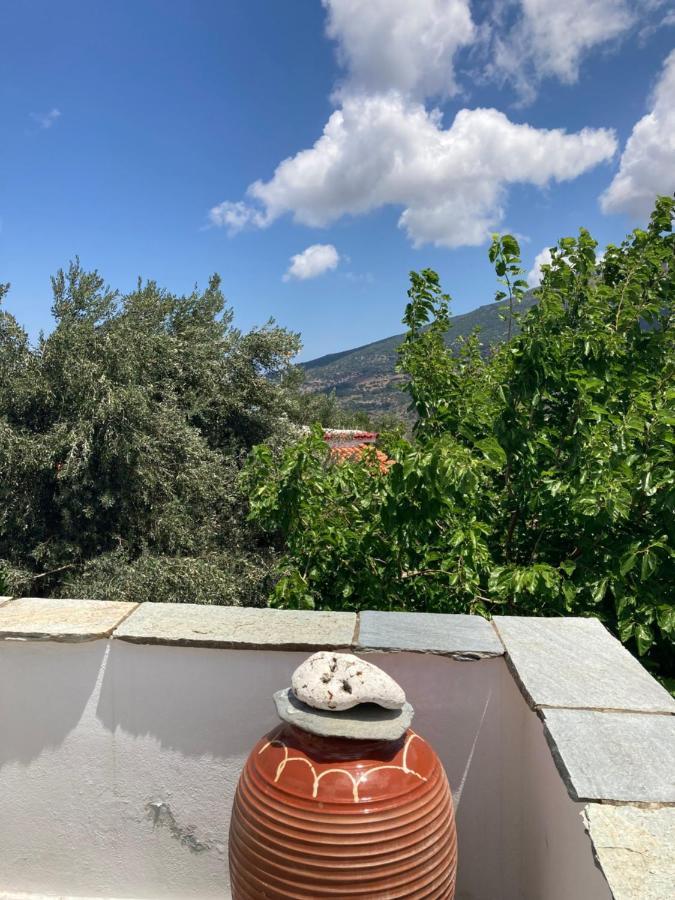 Agkyra Rooms Aladhinon Exterior photo