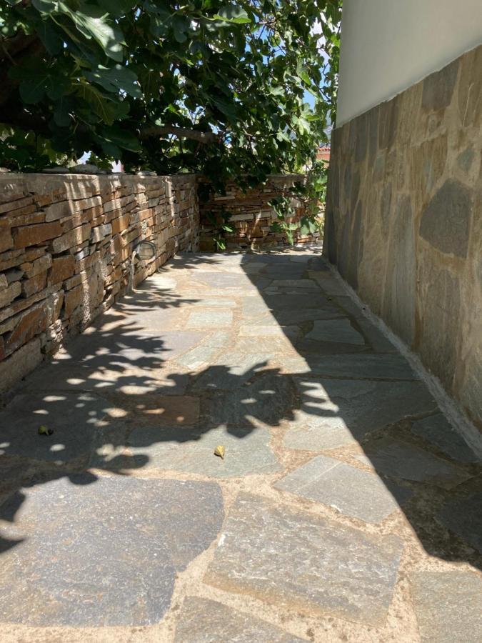 Agkyra Rooms Aladhinon Exterior photo