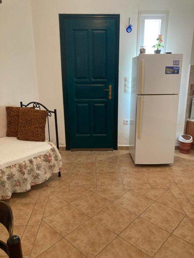 Agkyra Rooms Aladhinon Exterior photo